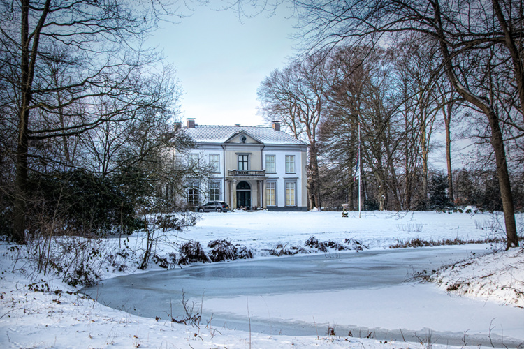 Den Alerdinck en de Colckhof in de sneeuw